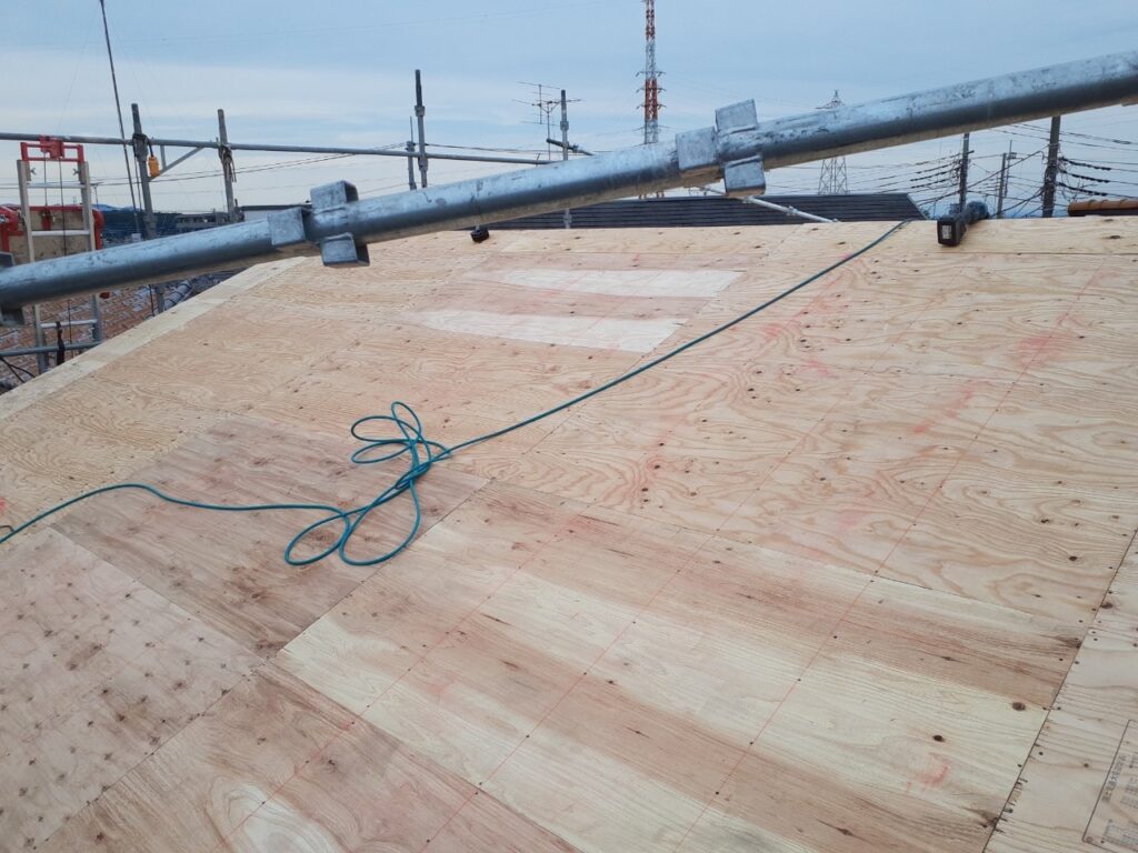 屋根葺き替え工事　野地板