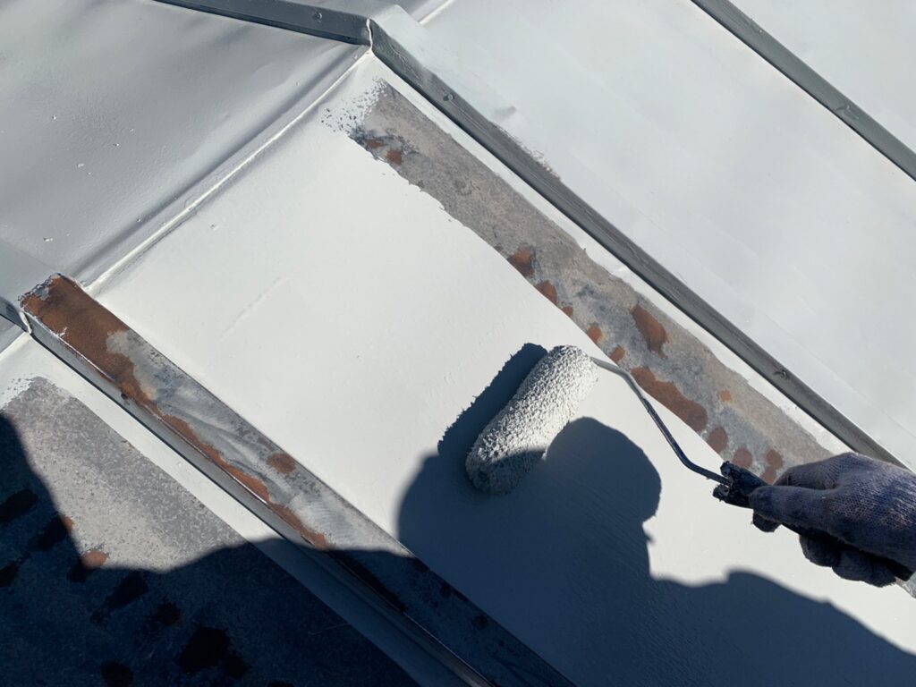 屋根塗装　プレマテックス　ケイセラチタンクール　下塗り
