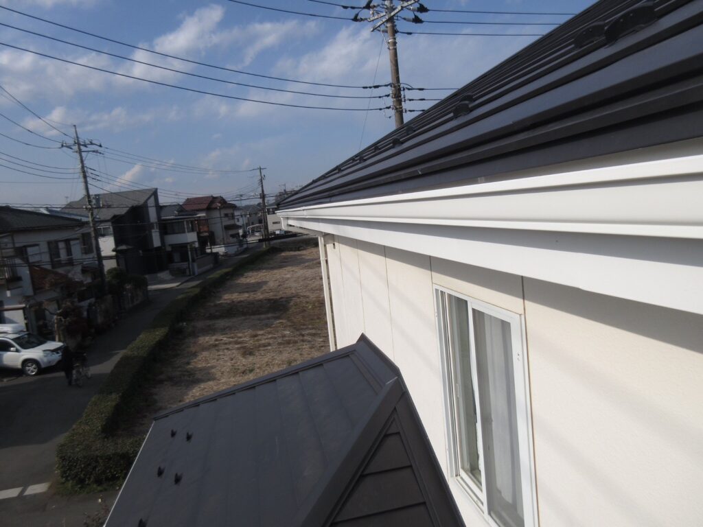破風・屋根換気塗装工事　施工後