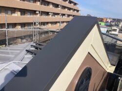 屋根塗装工事　施工後　プレマテックス　タテイルαサンクール