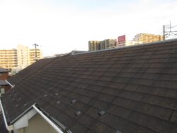 太陽光パネル脱着　屋根カバー工事　施工前