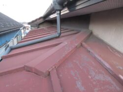 トタン屋根塗装工事　施工前
