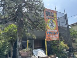 足場